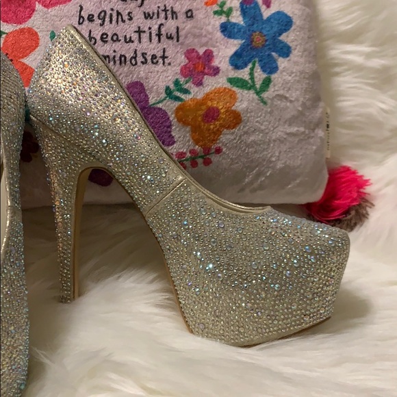 Steve Madden Deevaa Champagne Rhinestones Heels - Picture 3 of 13